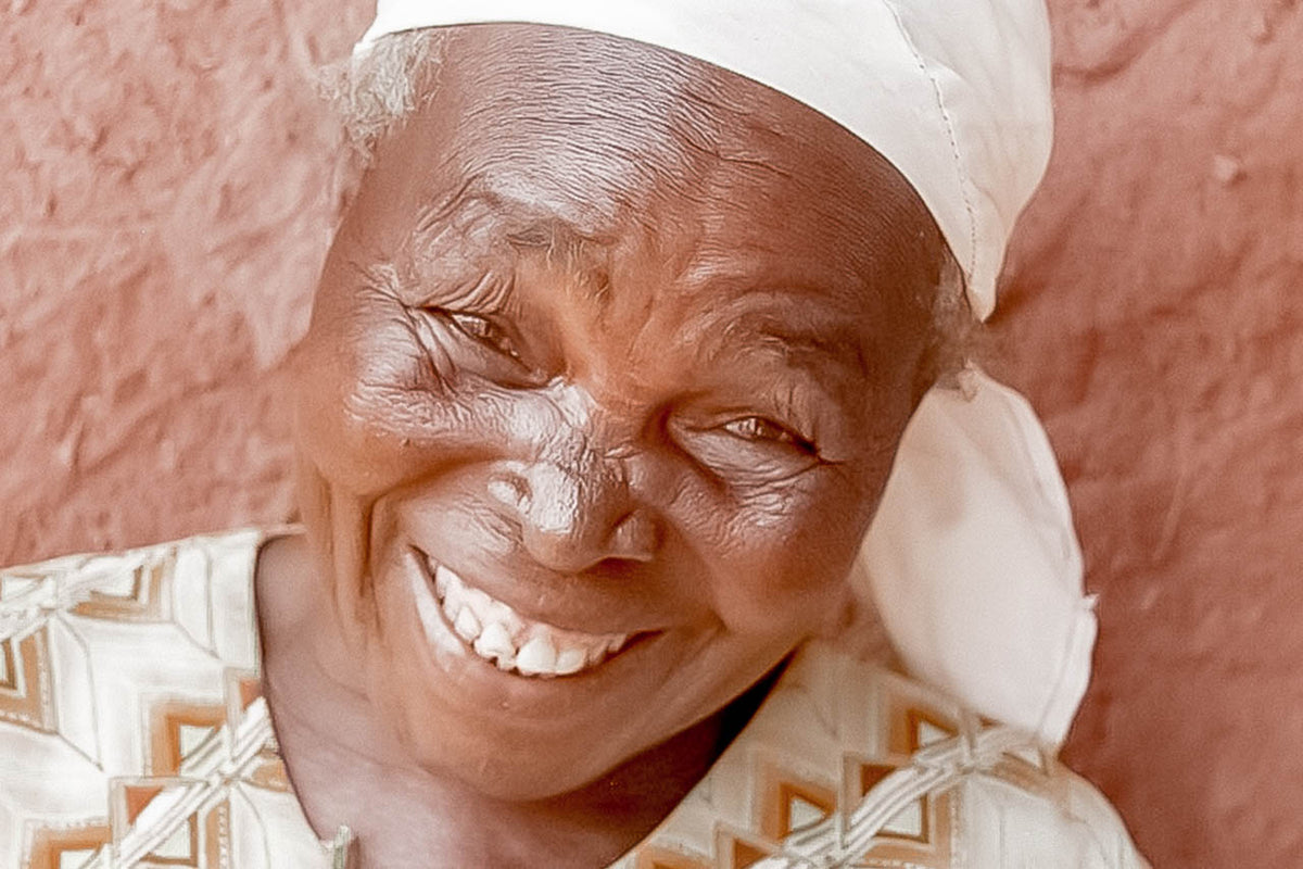 Teaching a woman to fish - Her Hands